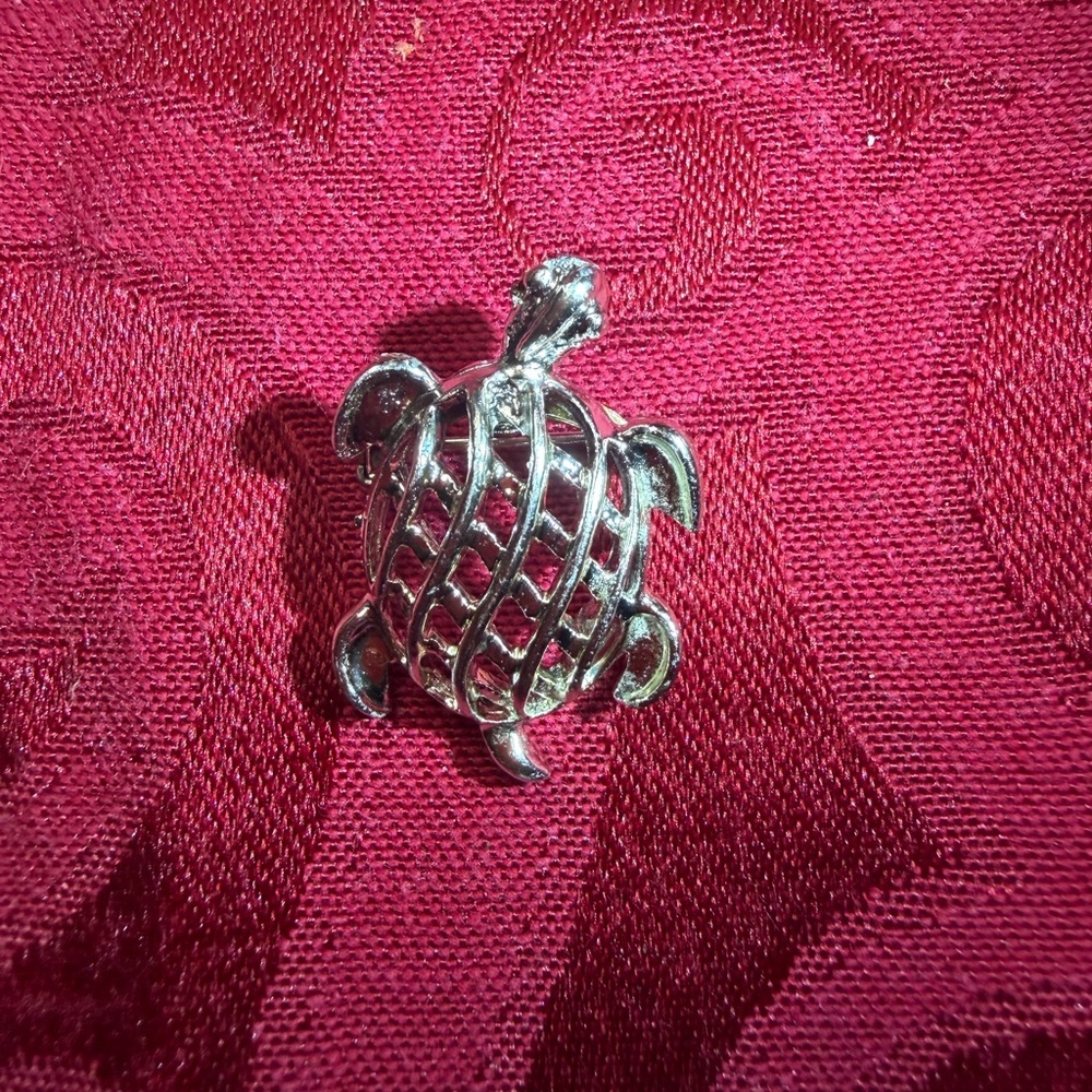 Silver Turtle brooch